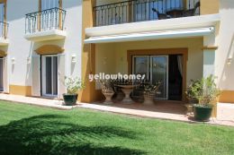 2-bed apartment in prime position at a golf course...